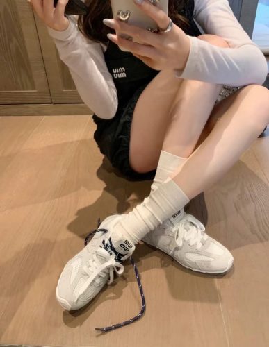 【Lisa 동일상품😍】뉴발란스 x 미우 미우 530 스웨이드 가죽 메쉬 운동화 흰색 5E165E-3D8C-F0009-F-BD05 photo review
